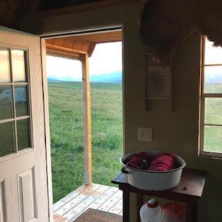 Montana Old West Cabins Konuk evi Babb Dış mekan fotoğraf